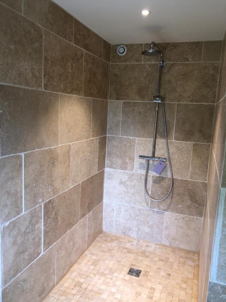 Chambre Du Tilleul - Charme, Confort Et Piscine Sigonce Ngoại thất bức ảnh